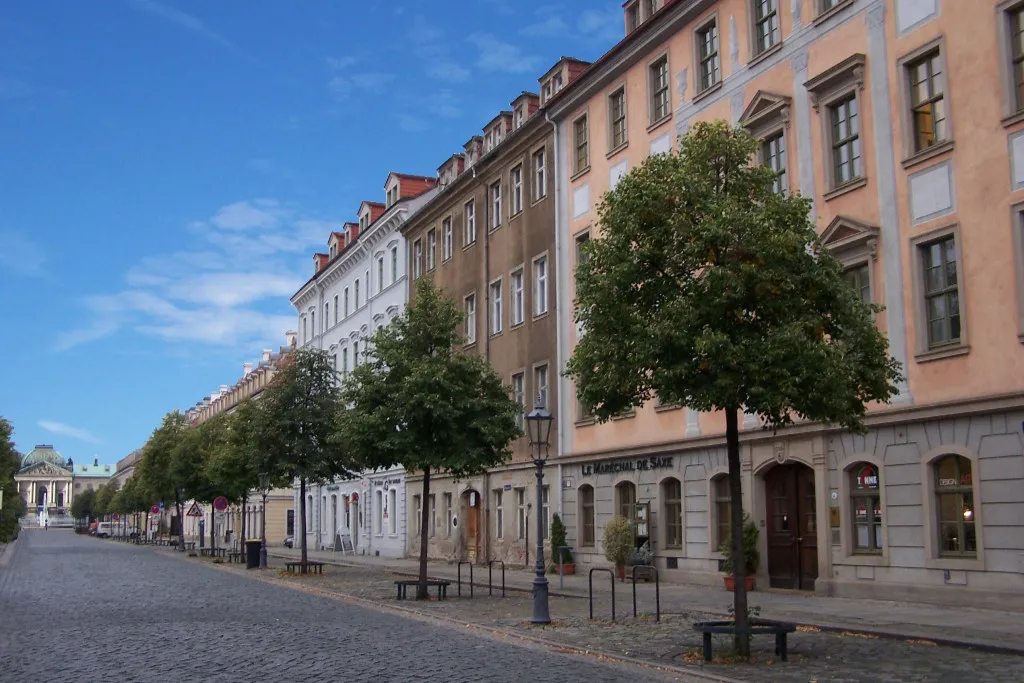 Barockes Gebäude des Kulturrathauses an der Dresdner Königstraße