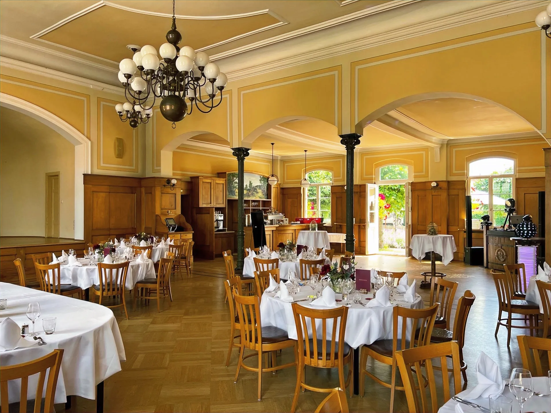 Der Ballsaal von Adams Gasthof
