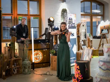 DJ Mit live musik Astrid Haferland