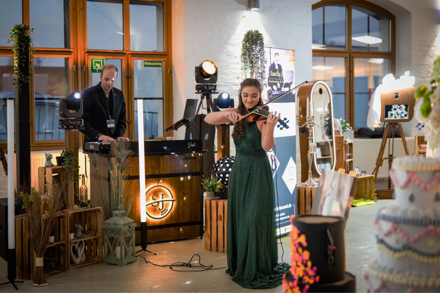DJ Mit live musik Astrid Haferland