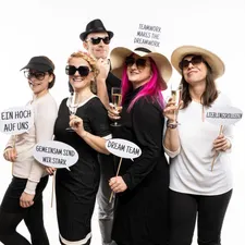 Fotobox Requesiten für Firmenevents
