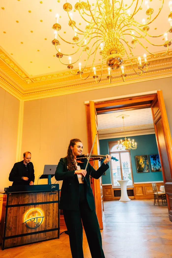 Lingnerschloss Violine &amp; DJ im Live Duo