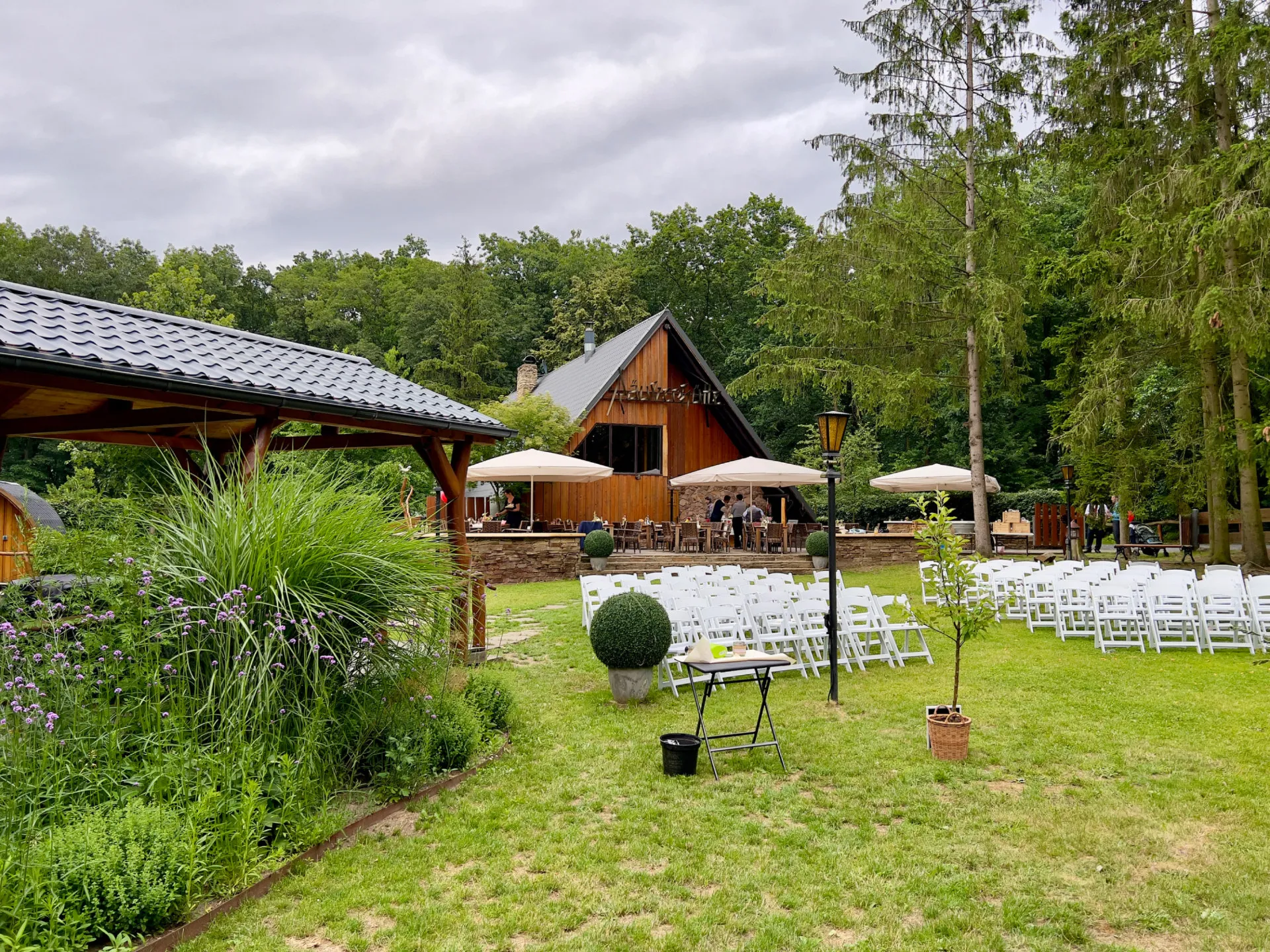 Räuberhütte Moritzburg mit Gartenbereich